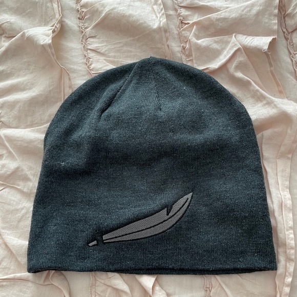 Peter Pan Neverland Beanie (Shadow Edition) - Picture 1 of 2